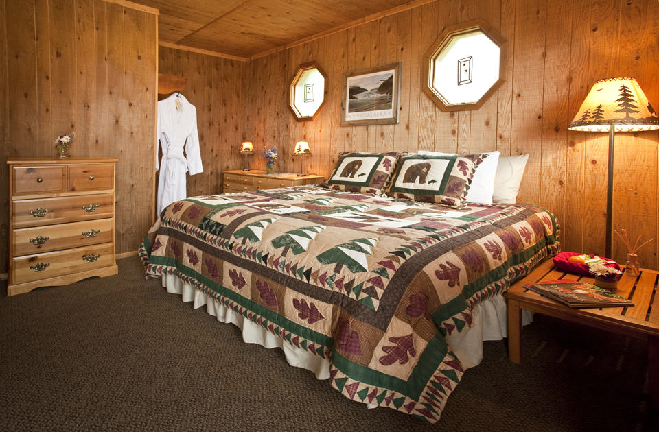 Schlafzimmer Tutka Bay Wilderness Lodge