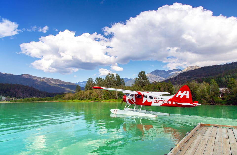 Wasserflugzeug auf dem Green Lake in Whistler