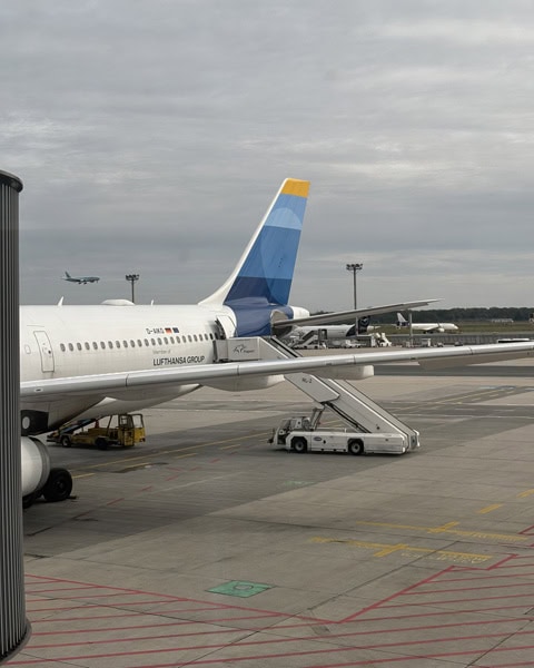 Discover Airlines