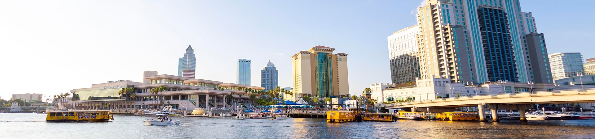 Blick auf die Skyline von Tampa Bay