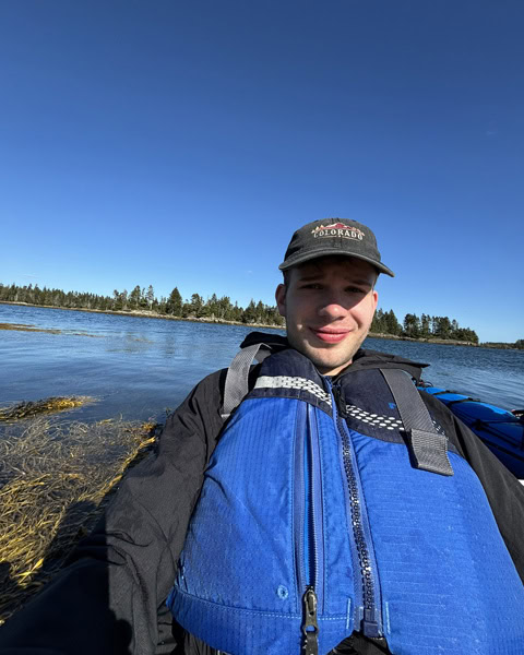 Niklas beim Seakayaking